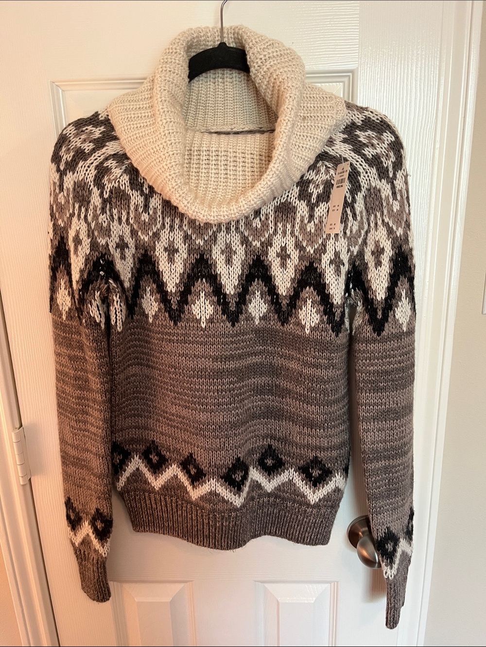 NWT Abercrombie & Fitch Sea Isle Sweater